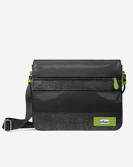 Vegan Urban Stripe Messenger Bag 16" | Schwarz