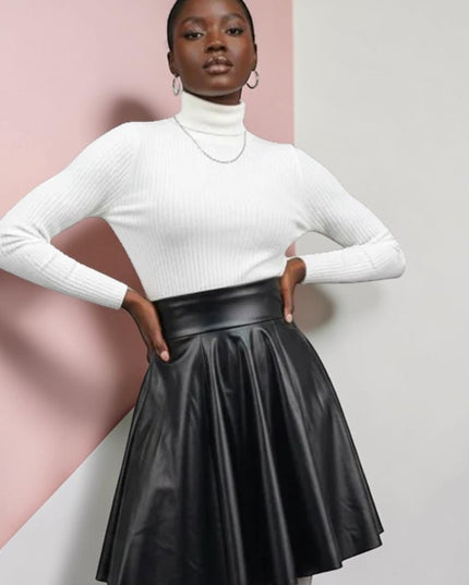 Schwarzer Veganleder Circle Minirock SPRING – New Colleción COUTURE in NOLITA