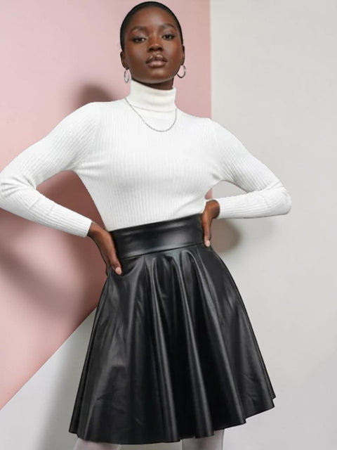 Schwarzer Veganleder Circle Minirock SPRING – New Colleción COUTURE in NOLITA