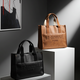 Geprägte strukturierte Tasche ST-HONORÉ Paris