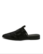 38 / Black