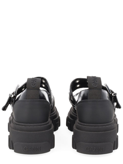 BALLERINA WITH LOGO BUCKLE