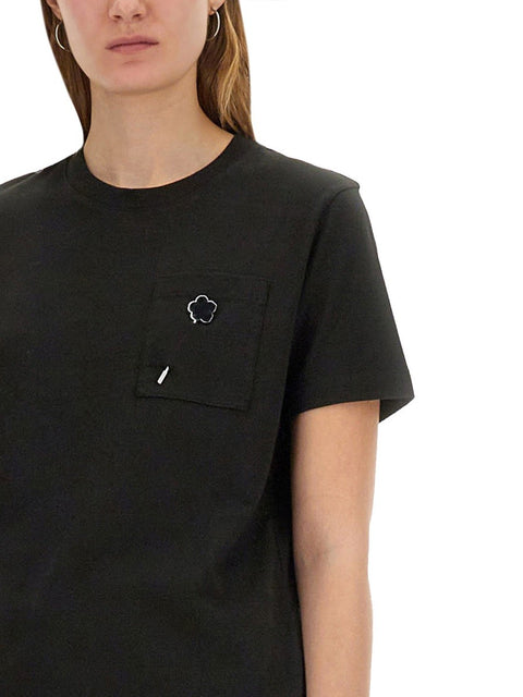 "BOKE FLOWER PIN" T-SHIRT