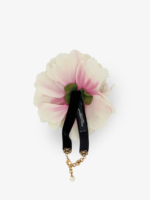 Bracelet with oversized flower detail