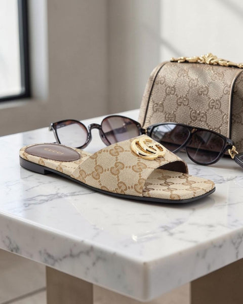 GUCCI GG Denim Sandalen mit metallenem Horsebit