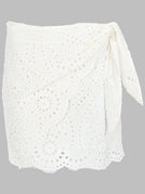 White / M