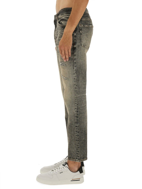JEANS IN DENIM