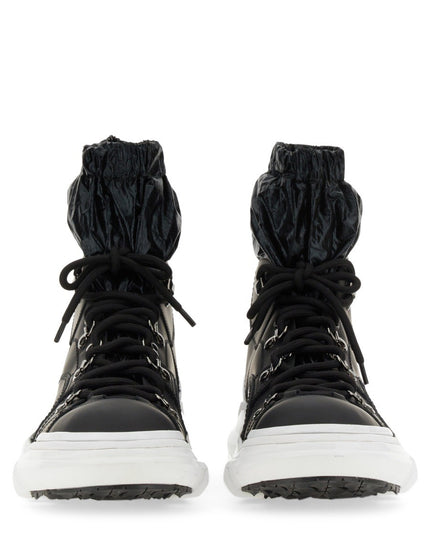 LACE-UP BOOT
