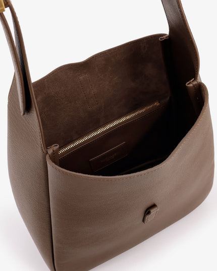 Le 5 à 7 Small leather shoulder bag