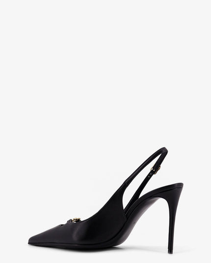Leather pump with metal DG logo