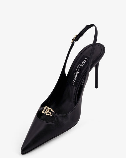 Leather pump with metal DG logo