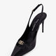 Leather pump with metal DG logo