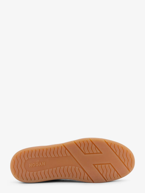 Leather sneakers with suede inserts