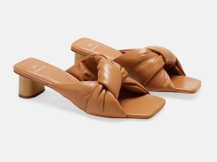 Carobá Caramel Leather Mules – 4.5cm Cylindrical Block Heel