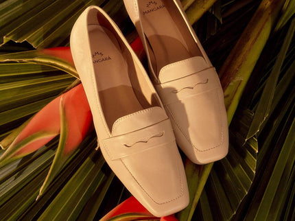 Cipó Beige Leder-Loafer mit eckiger Spitze – Flach