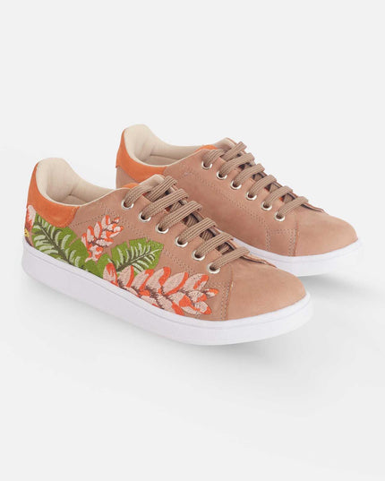 Mangará Atelier | Wildleder-Sneaker mit Blumenstickerei | Beige | Damen