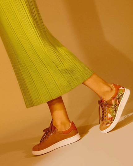 Mangará Atelier | Wildleder-Sneaker mit Blumenstickerei | Beige | Damen