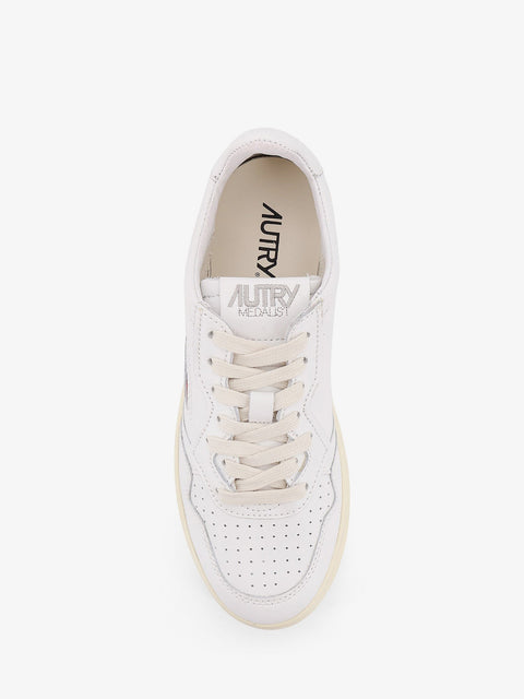 Medalist Low leather low-top snakers