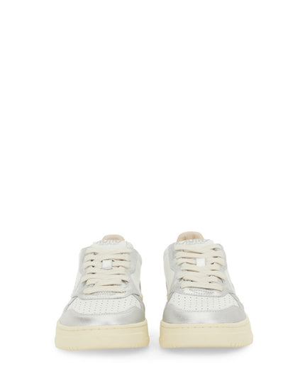 MEDALIST LOW SNEAKER