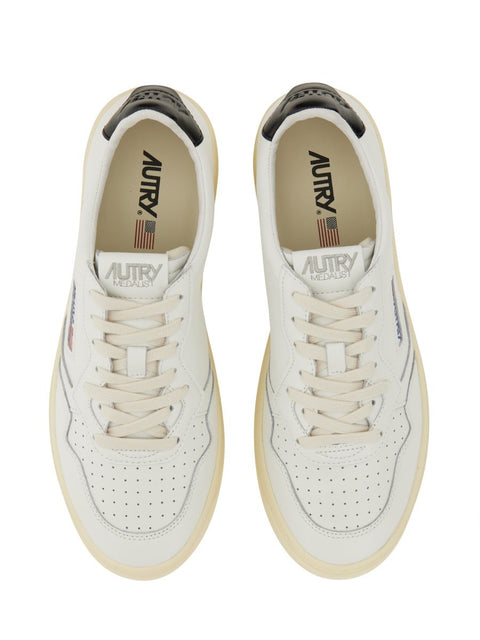 "MEDALIST LOW" SNEAKER