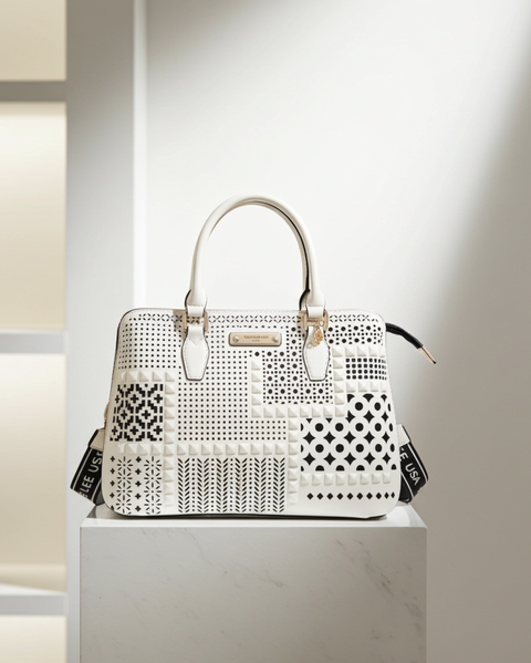 Kuppeltasche mit geometrischem Lasercut – Weiß