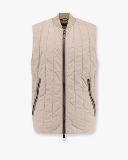 Nylon sleeveless jacket