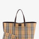 Reversible shopping bag with check pattern