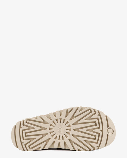 Rubber sandals with embossed logo