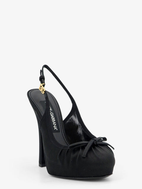 Satin décolleté