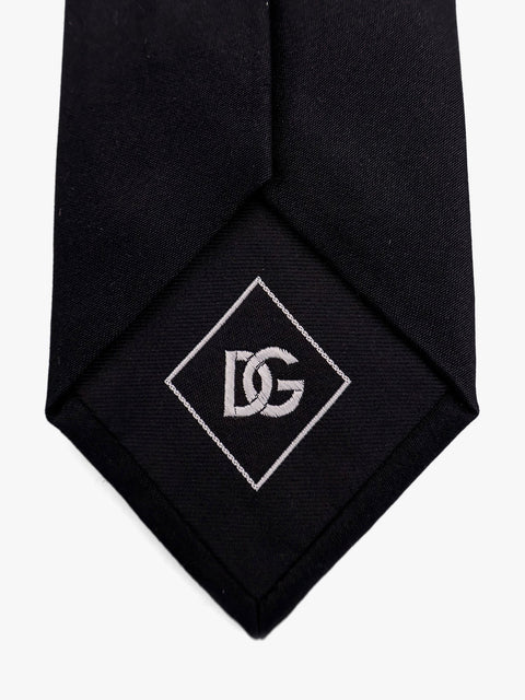 Silk tie