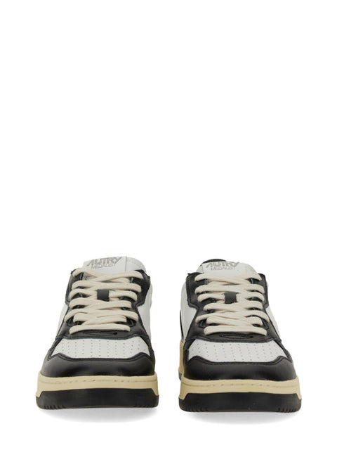 SNEAKER "MEDALIST LOW"