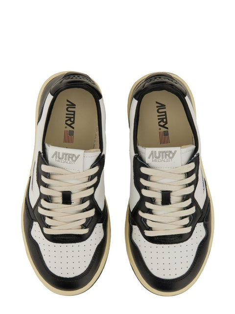 SNEAKER "MEDALIST LOW"