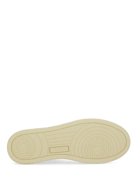 SNEAKER MEDALIST LOW