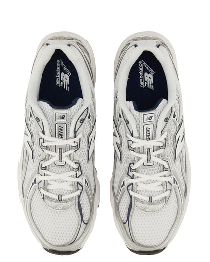SNEAKER "U740"