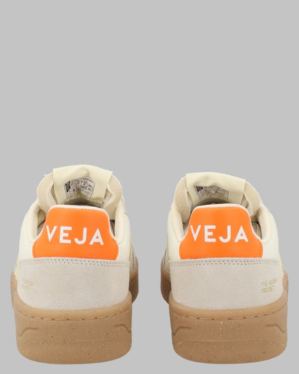 SNEAKER "V-82"