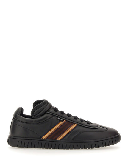 SNEAKER WITH LOGO