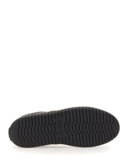 SNEAKER WITH LOGO