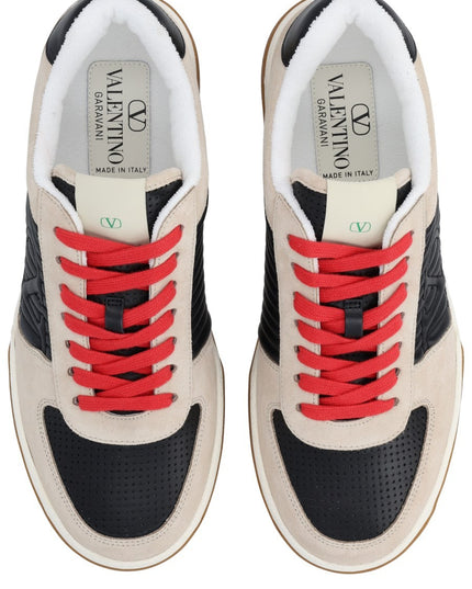 SNEAKER WITH LOGO