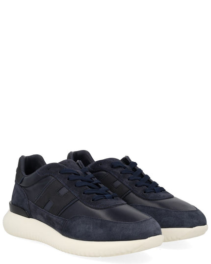 SUEDE SNEAKER