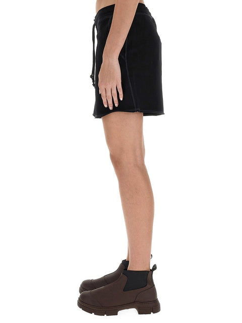 SWEAT SHORTS.