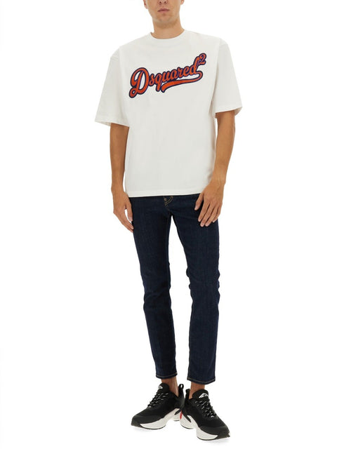 T-SHIRT WITH LOGO