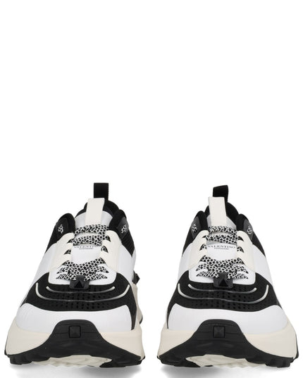 "TRUE ACT" SNEAKER