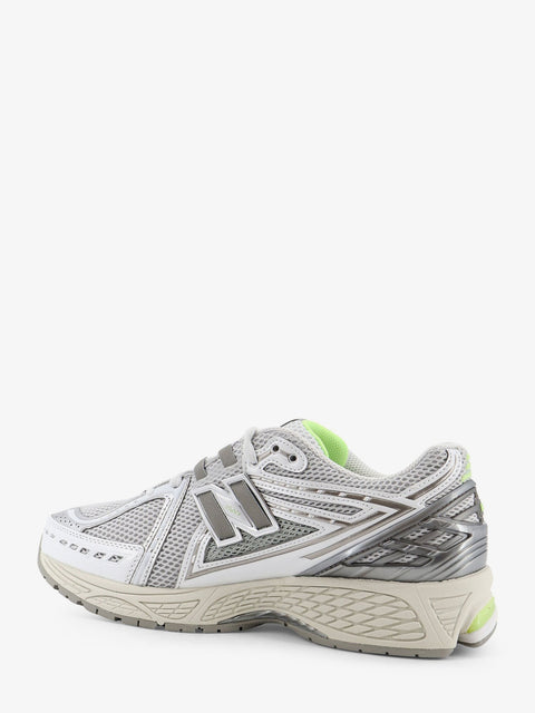 U19063 mesh sneakers with logo on the side