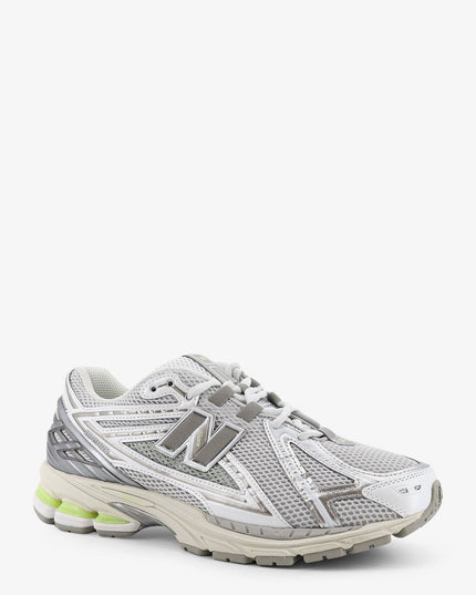 U19063 mesh sneakers with logo on the side