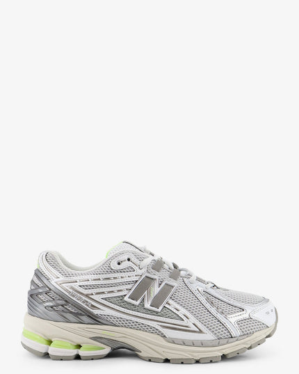 U19063 mesh sneakers with logo on the side