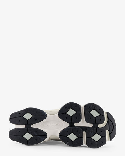 U90602 mesh and suede sneakers with embroidered logo