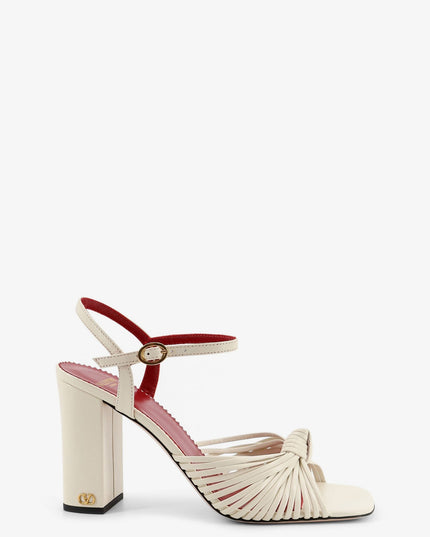 VG Annet leather sandals with metal VLogo