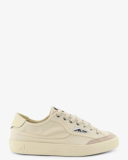 Windscape canvas sneakers with side logo label