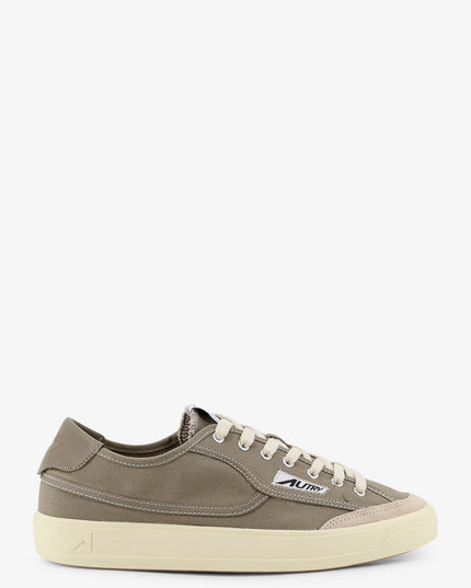 Windscape canvas sneakers with side logo label