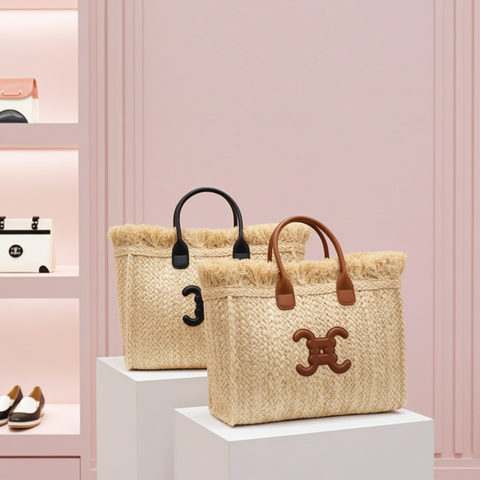 Strandtasche aus Raffia mit CC-Logo – stilvoll und praktisch für den Sommer